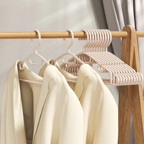 ไม้แขวนเสื้อพลาสติกกันลื่นสีขาว 50 pcs.