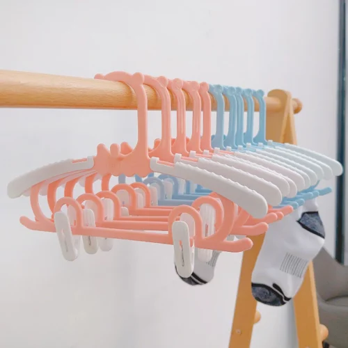 ไม้แขวนเสื้อเด็กพร้อมคลิปหนีบ แพ็ค 20 ชิ้น คละสี