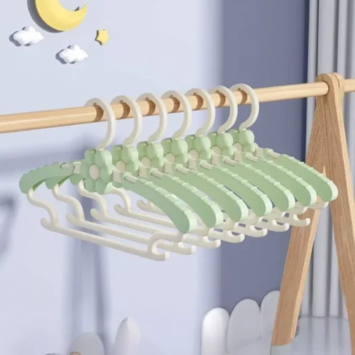 ไม้แขวนเสื้อเด็กพลาสติก แบบยืดไหล่ หนาพิเศษ แพ็ค 10 ชิ้น